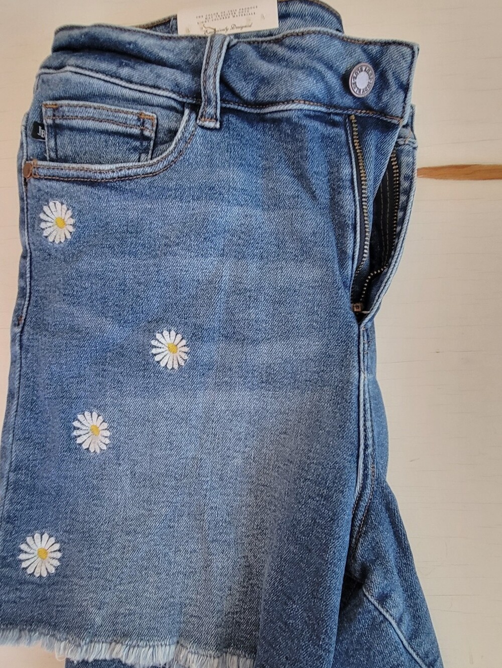 Judy Blue High Waste Embrodered Short - Picture 6 of 7